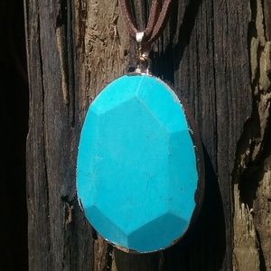 BOHO Turquoise Howlite/Leather Necklace